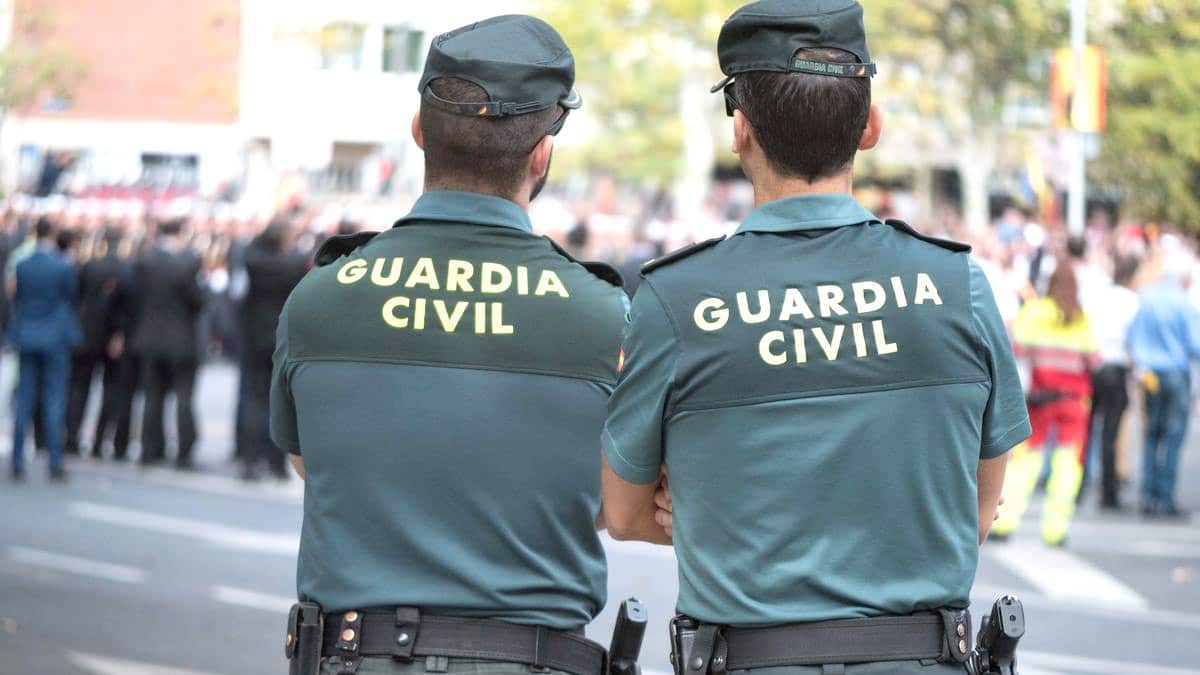 cuanto cobra guardia civil madrid